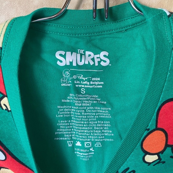Peyo 2024 Smurfs Graphic All Over Print Green Tee Unisex Small Retro Style - Picture 4 of 4